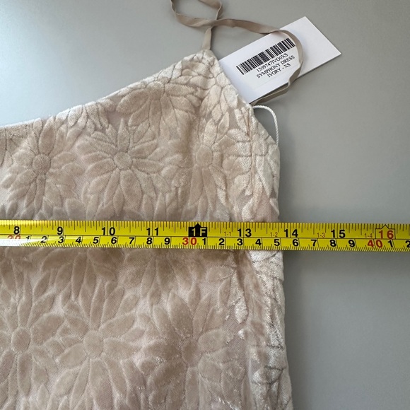 NWT Reformation Symphony Velvet Dress in Champagne Floral Velvet | Size XS - Picture 15 of 16